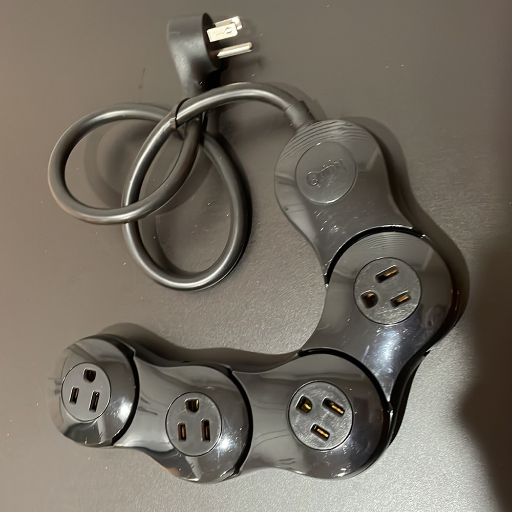 💚 Quirky Pivot Power Jr Power Strip